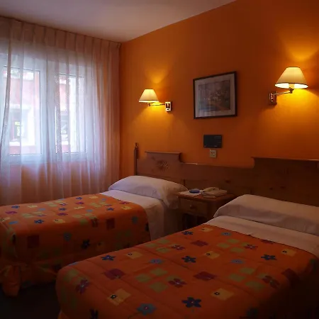 Paris Hotell *